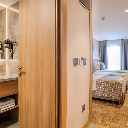 호텔 Lions Royal 4*