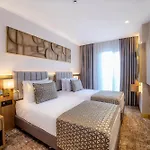 Lions Royal Hotel 4*