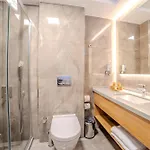 Lions Royal Hotel 4*