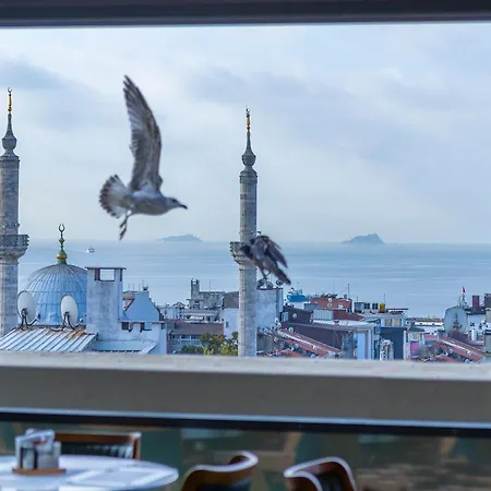 Hotel Lions Royal 4*