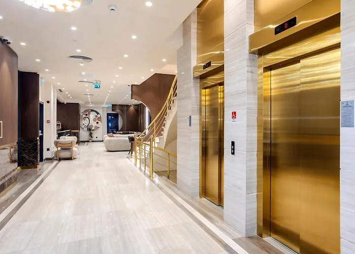 Lions Royal Hotel 4*