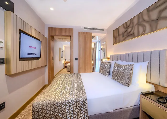 Hotel Lions Royal 4*